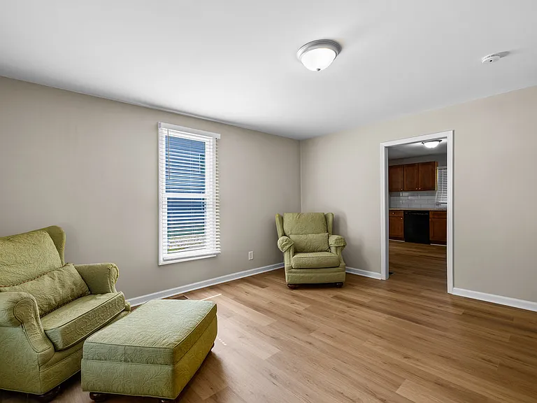 51 E Jones St — Photo 11