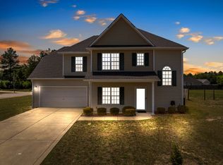 121 Feathers Ln, Raeford, NC 28376