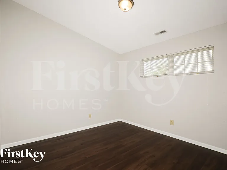 1880 Long Lake Dr — Photo 7