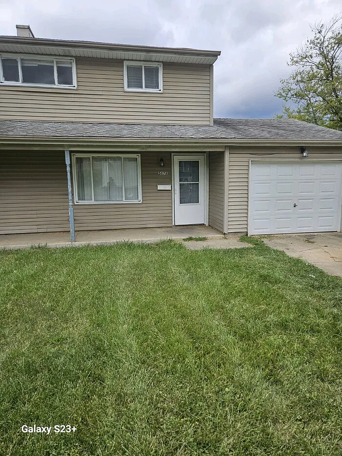 3 bed, 1.0 bath, 950 sqft, $1,250 — Photo 1
