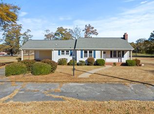 51 Owings St, Gray Court, SC 29645