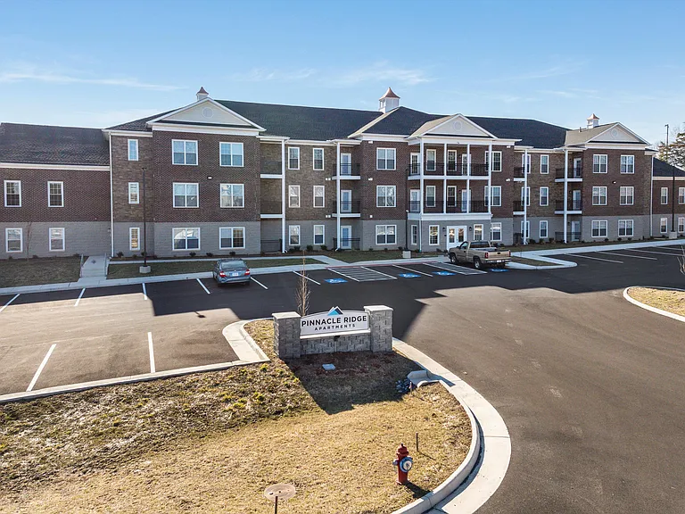 Pinnacle Ridge Apartments — Photo 31