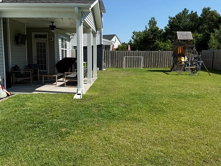 1444 Eastbourne Dr — Photo 43
