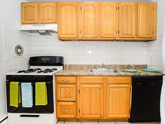 2nd image of 27 Green Ave #54A