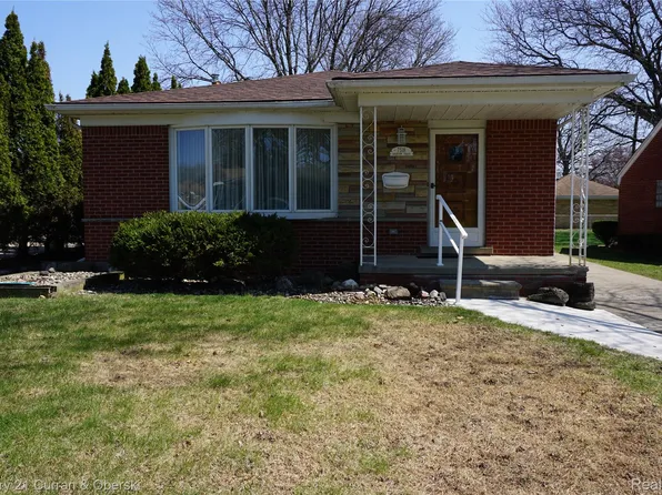 7518 Highview St, Dearborn Heights, MI 48127