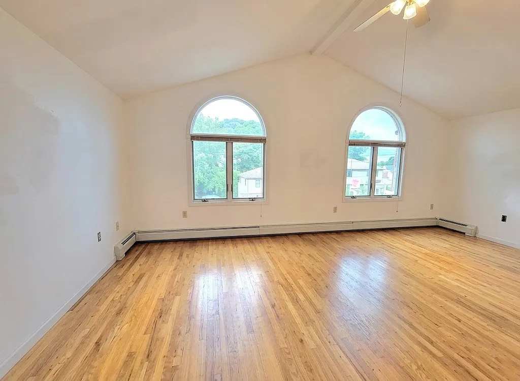 Building Photo - 560 Studio Rd #2