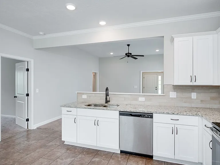 2106 Collier Rd — Photo 11