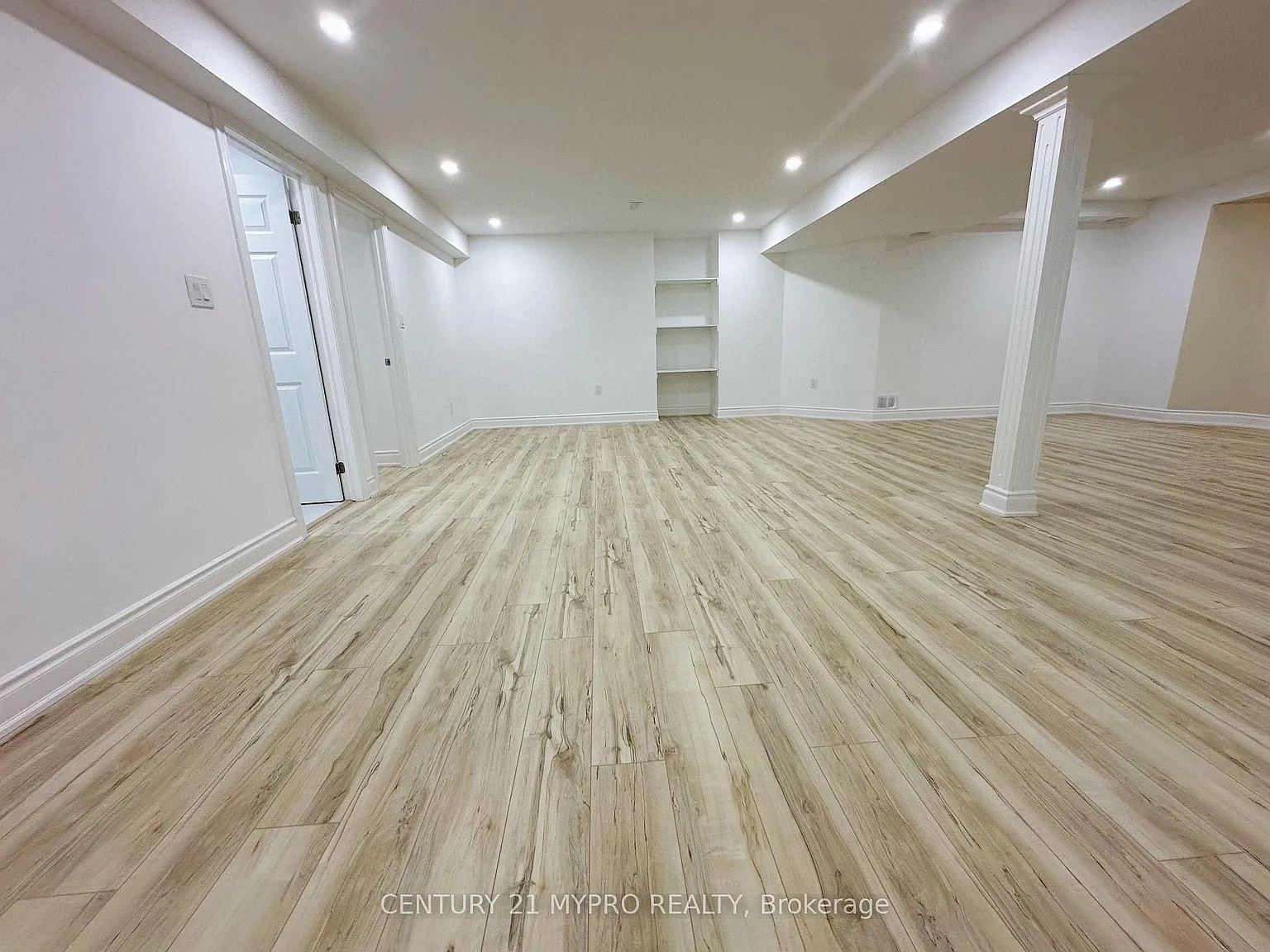 3 bed, $1,950 — Photo 1