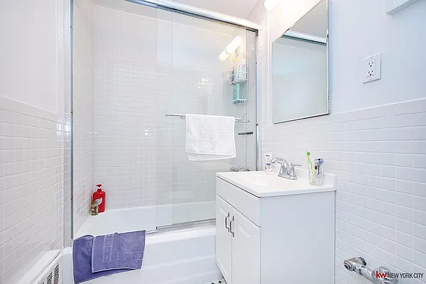 Rented by Keller Williams NYC | media 17