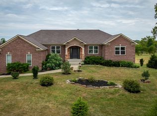 116 Colonial Dr, Versailles, KY 40383