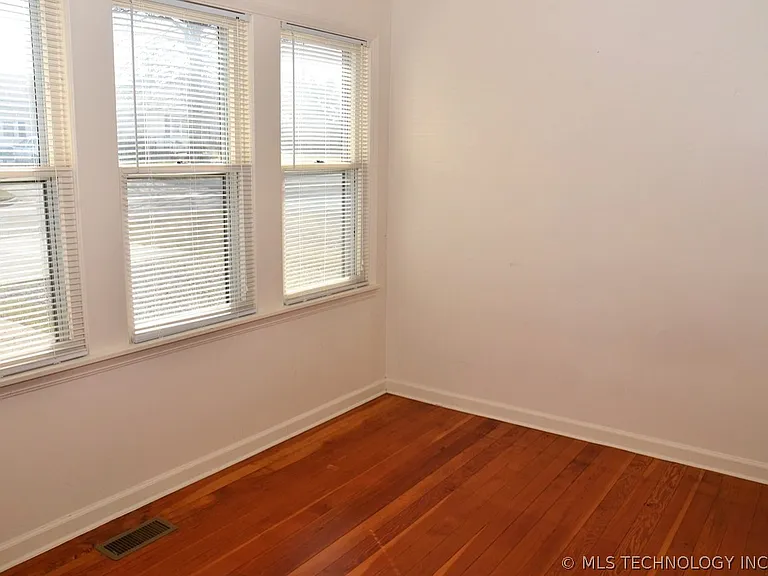 726 S Apple St — Photo 6