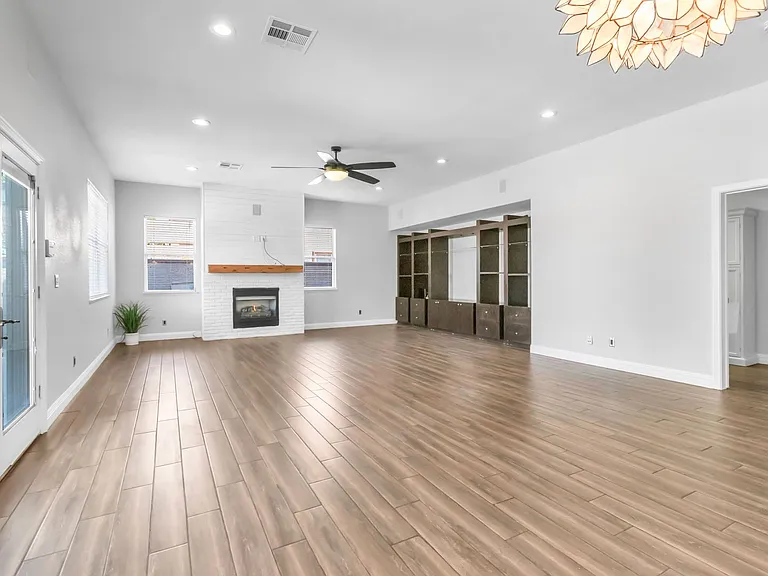 296 Doe Run Cir — Photo 11