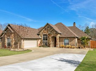 200 Towering Oaks Ln, Longview, TX 75602