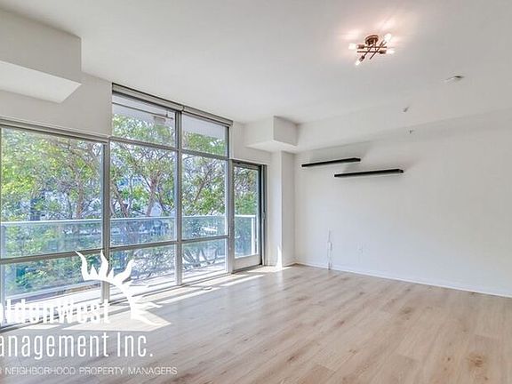 2nd image of 206 Park Blvd Unit 305