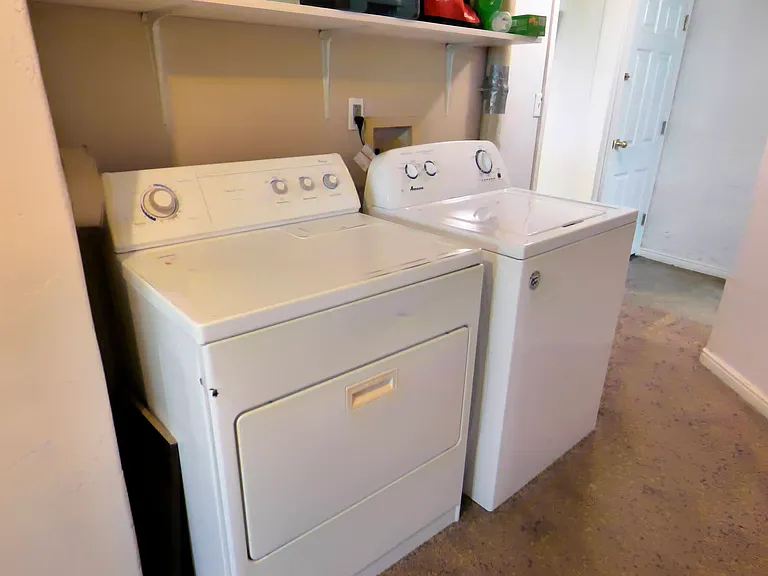 343 N 600 W — Photo 7
