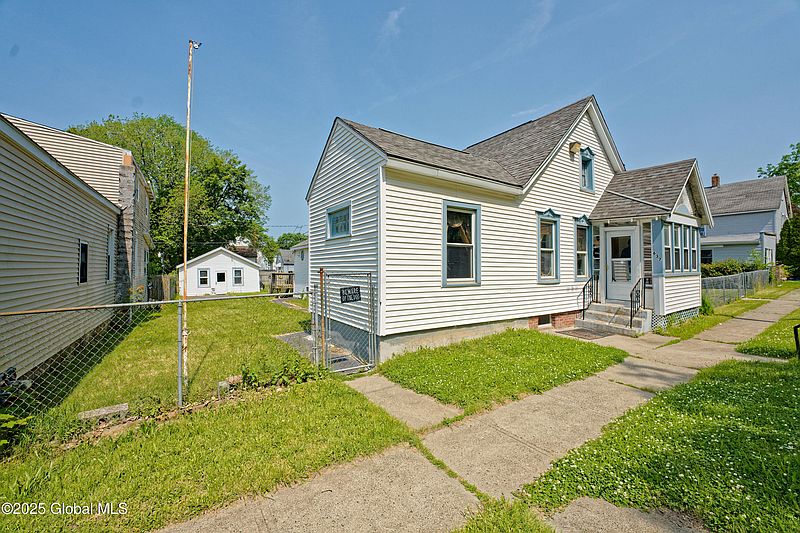 3rd image of 637 7th Avenue