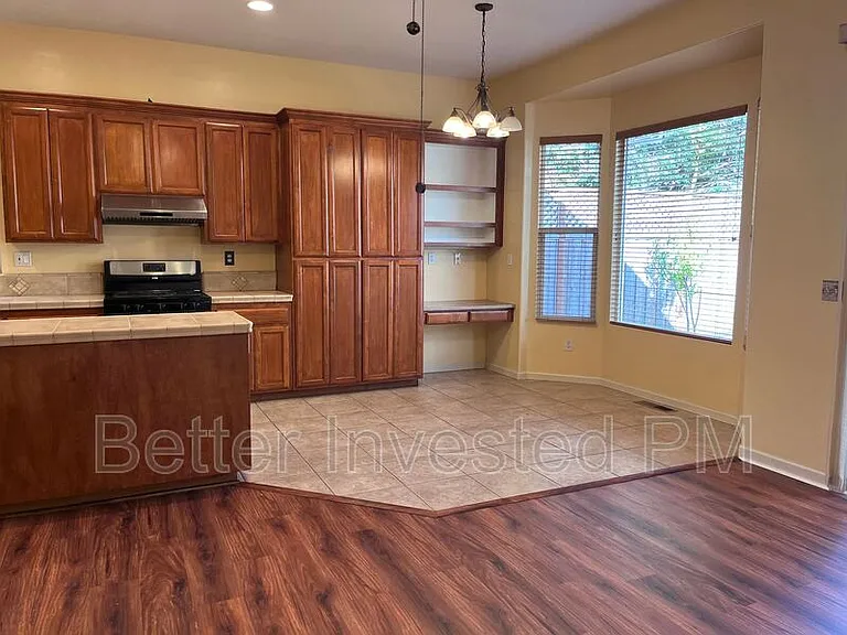 2423 Guerneville Rd — Photo 6