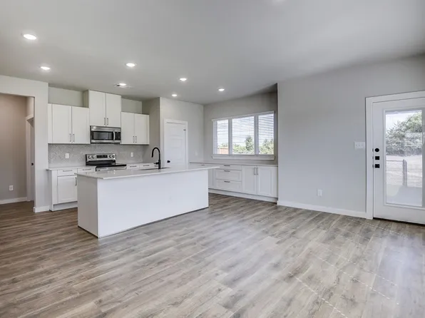 4257 Clovis Ave, Midlothian, TX