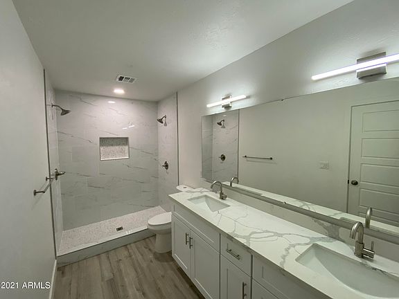 5th image of 7754 N 33rd Dr