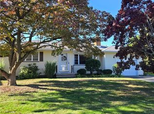 79 Drake Dr, Rochester, NY 14617