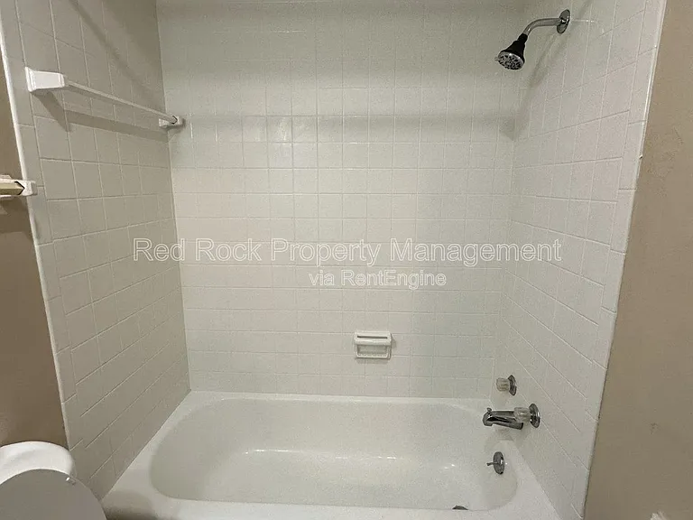 349 W Grand Ave #206 — Photo 5