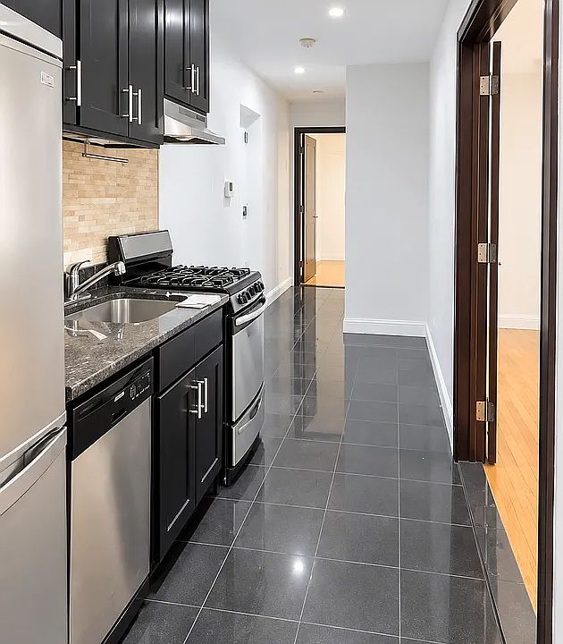 1st image of 10 Manhattan Ave APT 2D