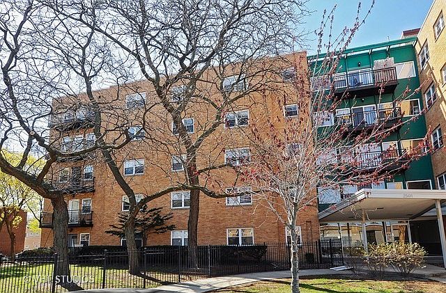 1st image of 2501 W Bryn Mawr Ave APT 306