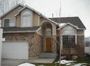 9741 S Sweet Blossom Dr, South Jordan, UT 84095