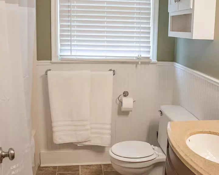 702 Broadmoor Dr — Photo 5