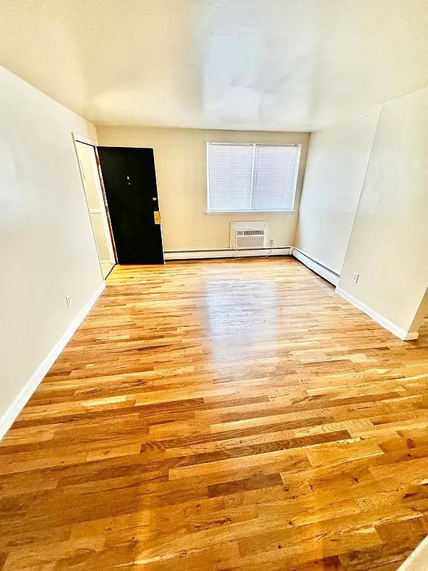 Building Photo - 3206 Ellwood Ave