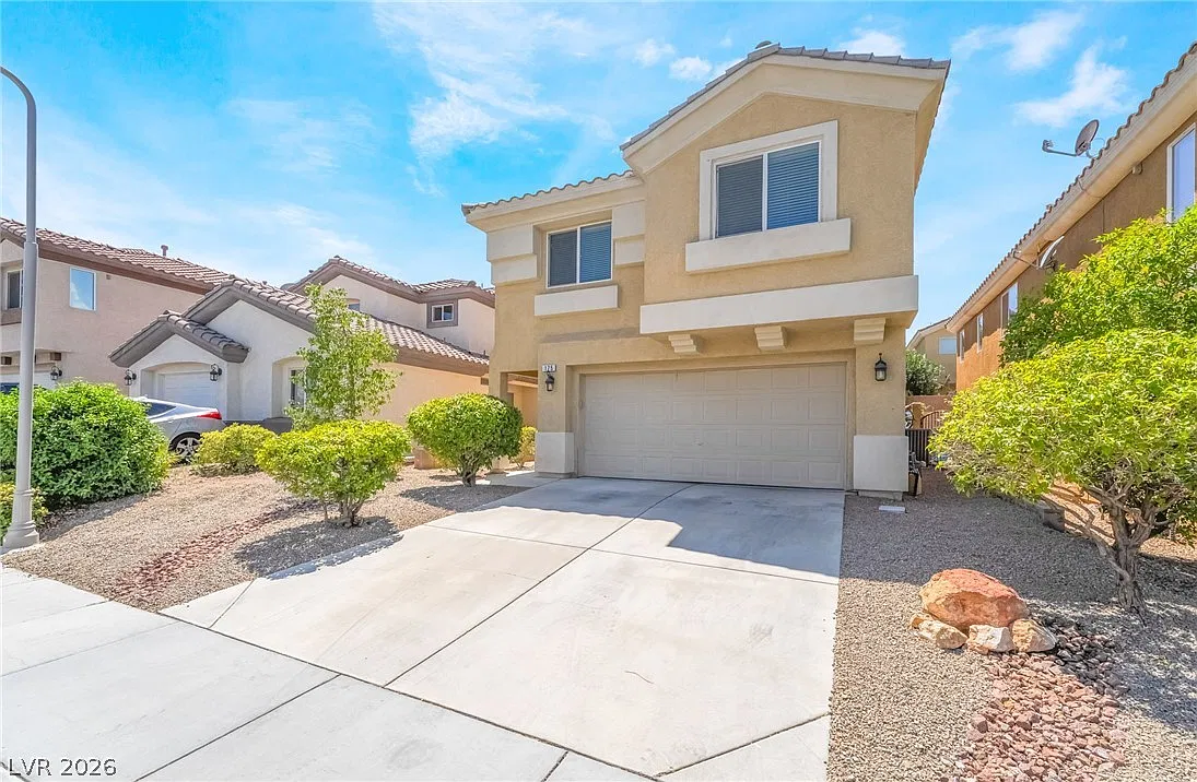3 bed, 2.5 bath, 1715 sqft, $2,200 — Photo 2