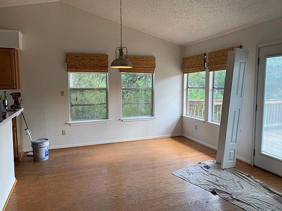 2nd image of 118 Elm Hill Ct