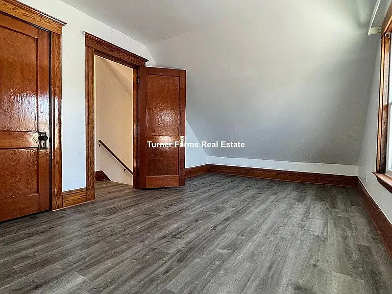 5 bed, 1.5 bath, $7,800 — Photo 4