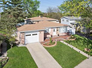 7628 Maple St, Morton Grove, IL 60053