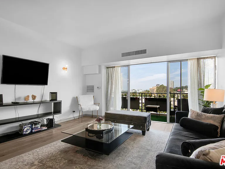 1155 N La Cienega Blvd #1103 — Photo 2