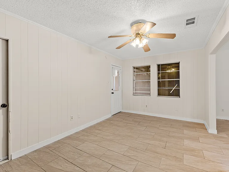 929 Meadow Mead Dr — Photo 7