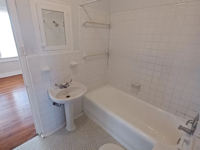 127 W Magnolia Ave #4 — Photo 17