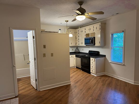 4th image of 18 Clementine Dr #A