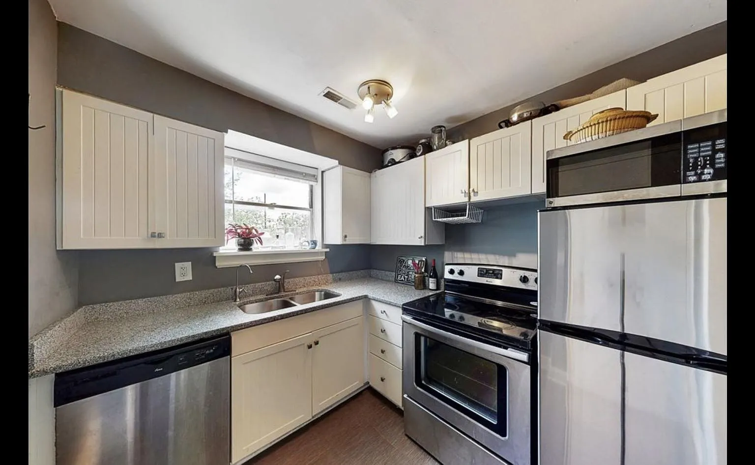 2 bed, 810 sqft, $2,350 — Photo 3