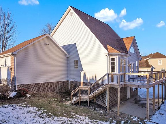5th image of 19055 Sterling Dr
