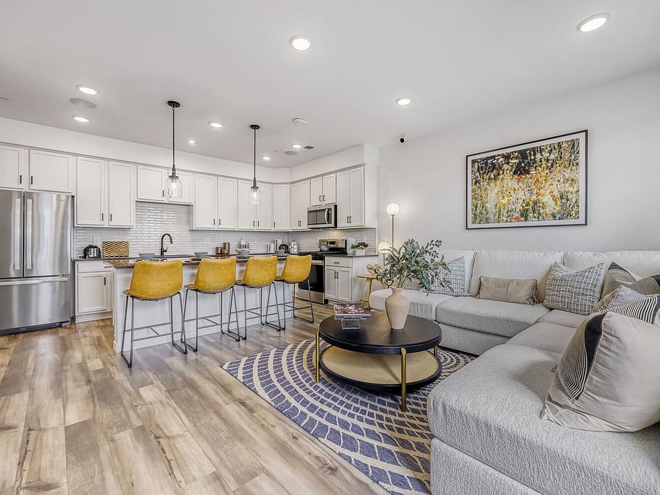 Contour Main Living Area at Uplands in Westminster, CO