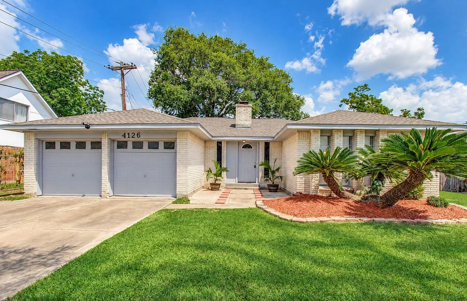 3 bed, 2.0 bath, 1671 sqft, $2,000 — Photo 1