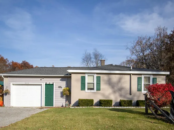 576 S Green St, White Cloud, MI 49349