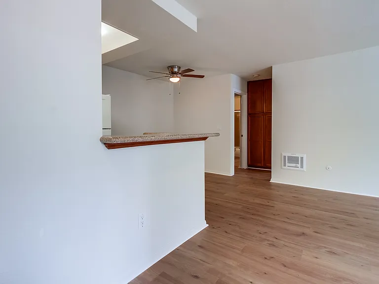 432 Edgehill Ln #33 — Photo 1