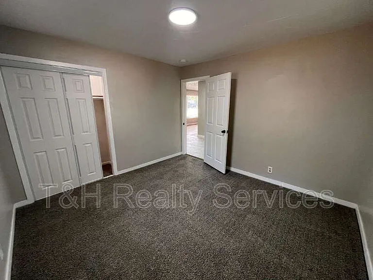1607 Costello Dr — Photo 17