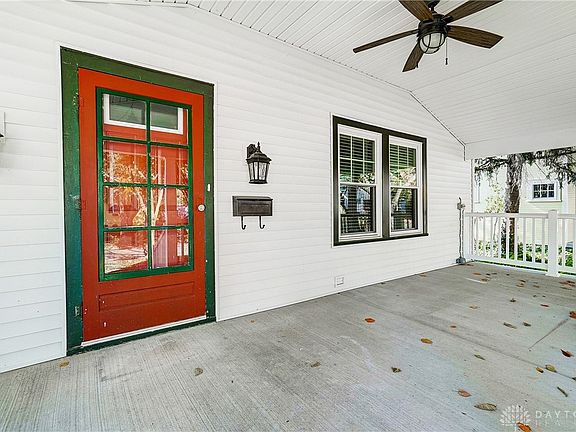5th image of 412 Corona Ave