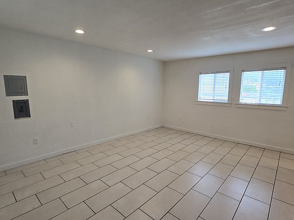 4th image of 2614 Monterey St #5