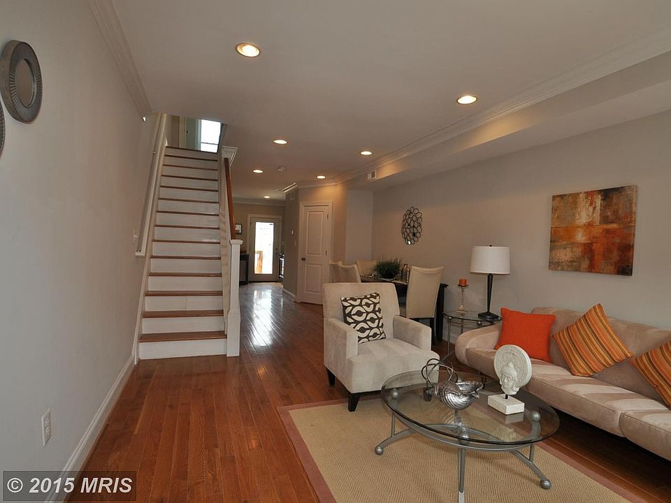 Lots of light in the living room!