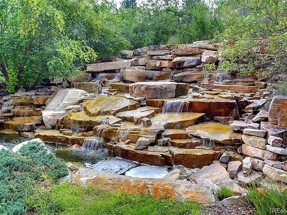 4th image of 983 Country Club Pkwy