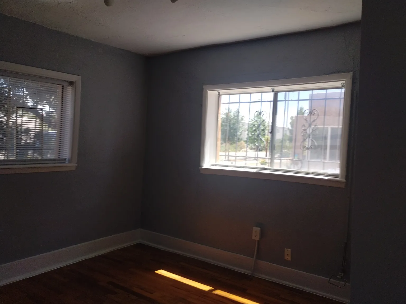3 bed, 1090 sqft, $2,000 — Photo 2